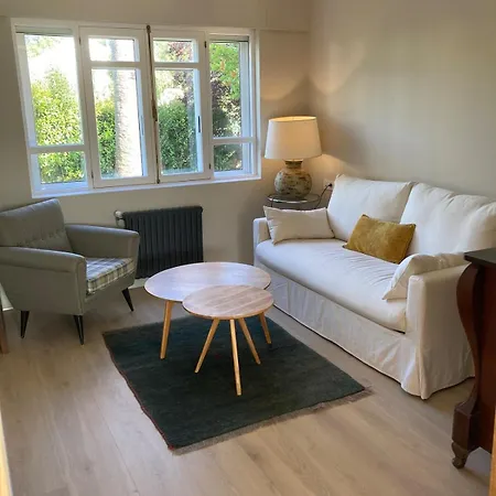 Casina Branca De A Cabana, * Ferrol